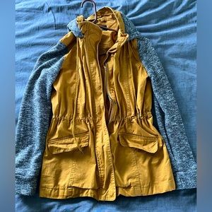 Love Tree vest jacket with cargo pocket and adjustable waist